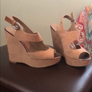 Nude Wedges